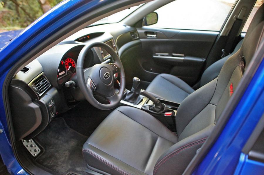  Subaru Impreza WRX 2011 года  (фото 20 из 39)
